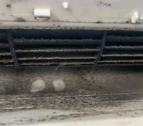 朔州市空调吹的风有股烧焦味是怎么回事